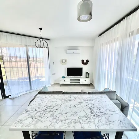 Aphrodite Beachfront Apartment Ghaziveran